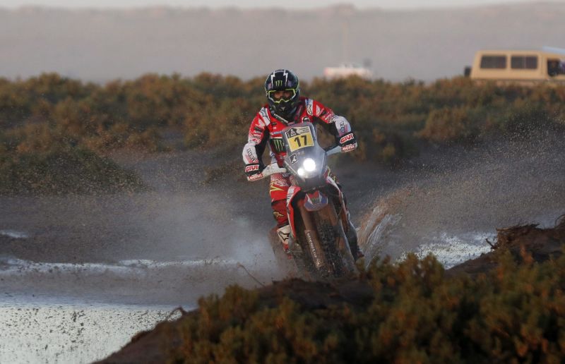 Dakar 2019 | Paulo Gonçalves sobe mais uma posição nas motas em dia de nova mudança de líder