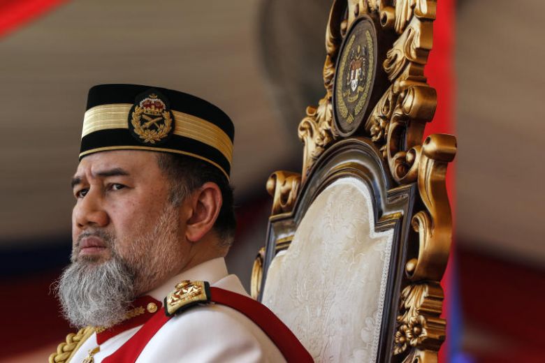 Rei da Malásia abdica inesperadamente depois de apenas dois anos no trono