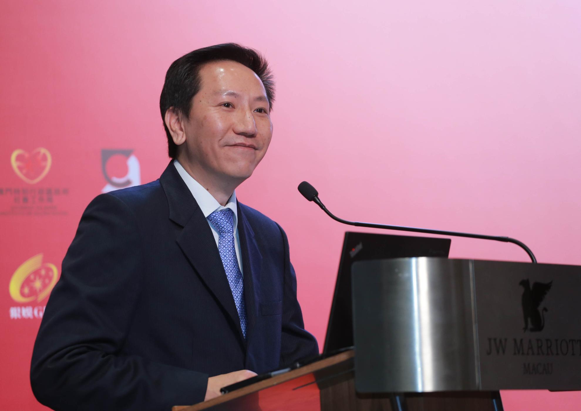 Davis Fong defende prolongamento de contratos de concessão de 2020 para 2022