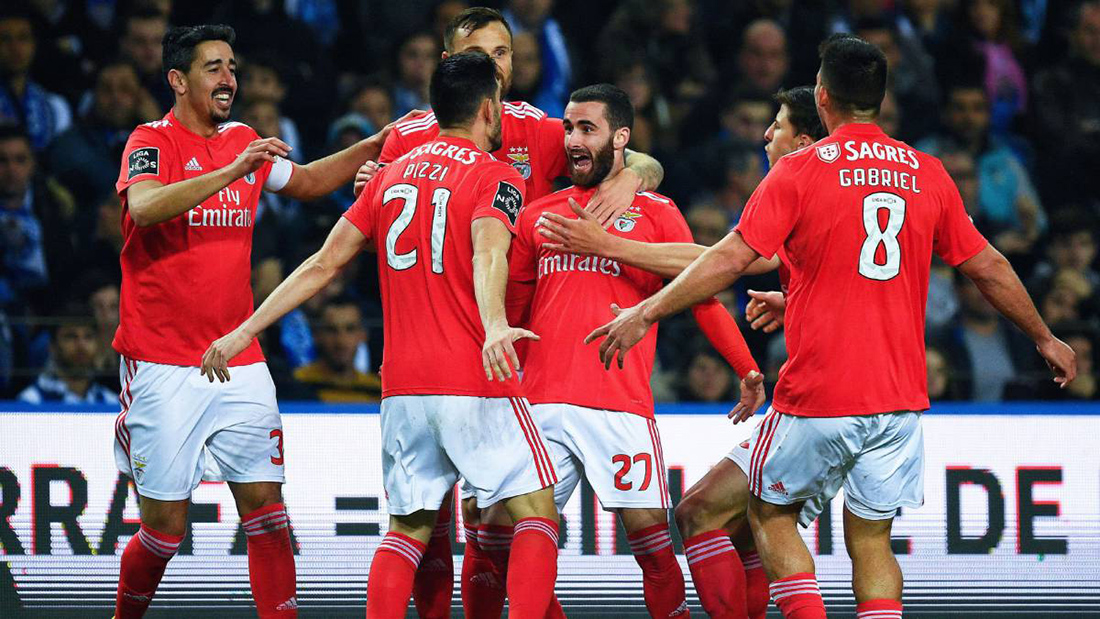 Futebol: Benfica venceu e juntou-se ao FC Porto na liderança do