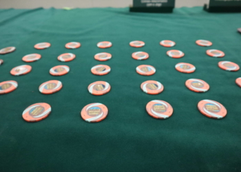 Four Seasons | Dois homens roubam 3,1 milhões em cinco minutos