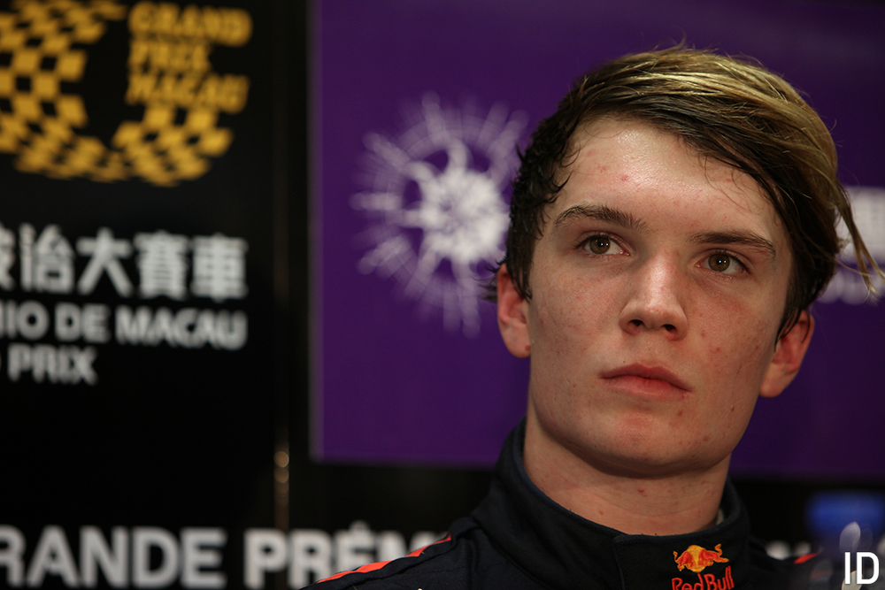 Automobilismo | Red Bull dispensa duplo vencedor do GP Macau