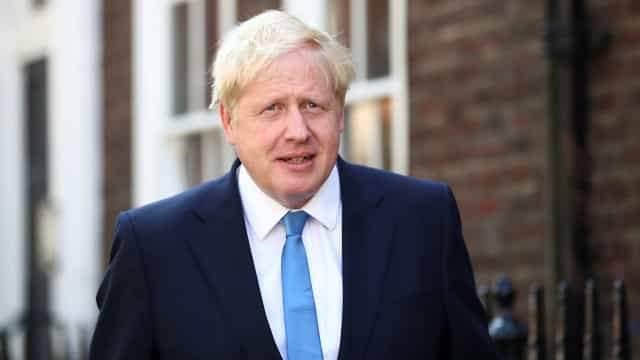 Reino Unido | Boris Johnson rodeia-se de eurocépticos para formar Governo