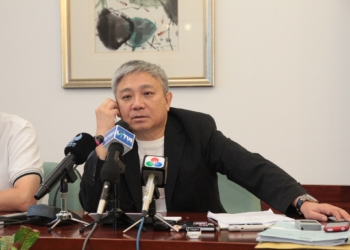 Chan Chak Mo diz que empregadas domésticas insatisfeitas podem ir para a Arábia Saudita