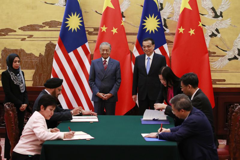 China quer “consultas amigáveis” para resolver diferendo com Malásia