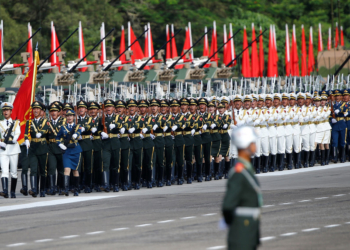Exército chinês realiza exercícios anti-terrorismo perto de Hong Kong