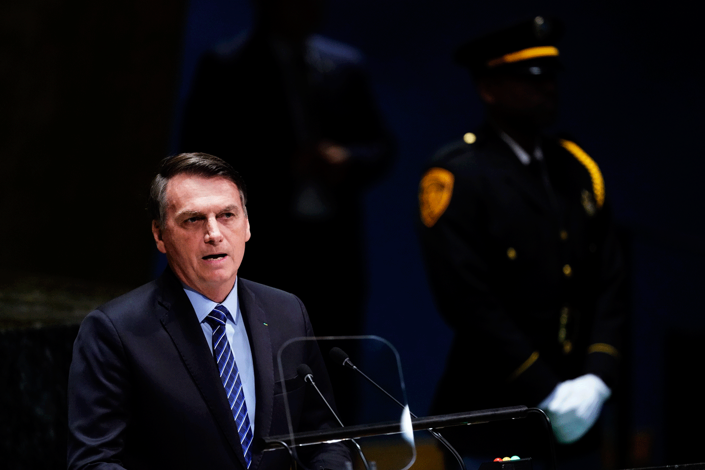Brasil e China assinam oito acordos e memorandos na visita de Bolsonaro