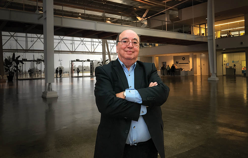 António Graça de Abreu, docente, poeta e tradutor: “Portugal não investe em Macau”