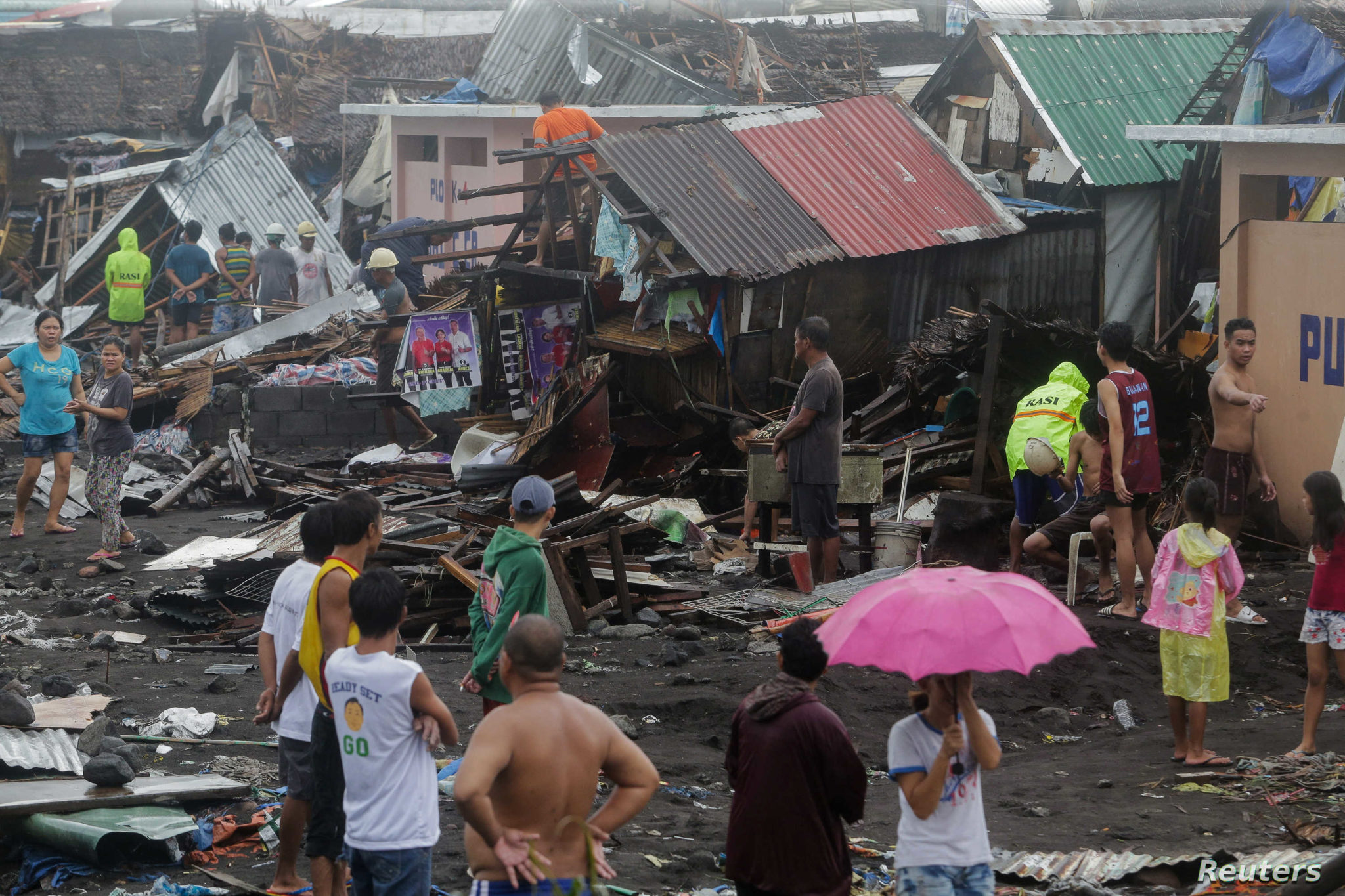 Tufão nas Filipinas faz pelo menos 41 mortos e 28 feridos