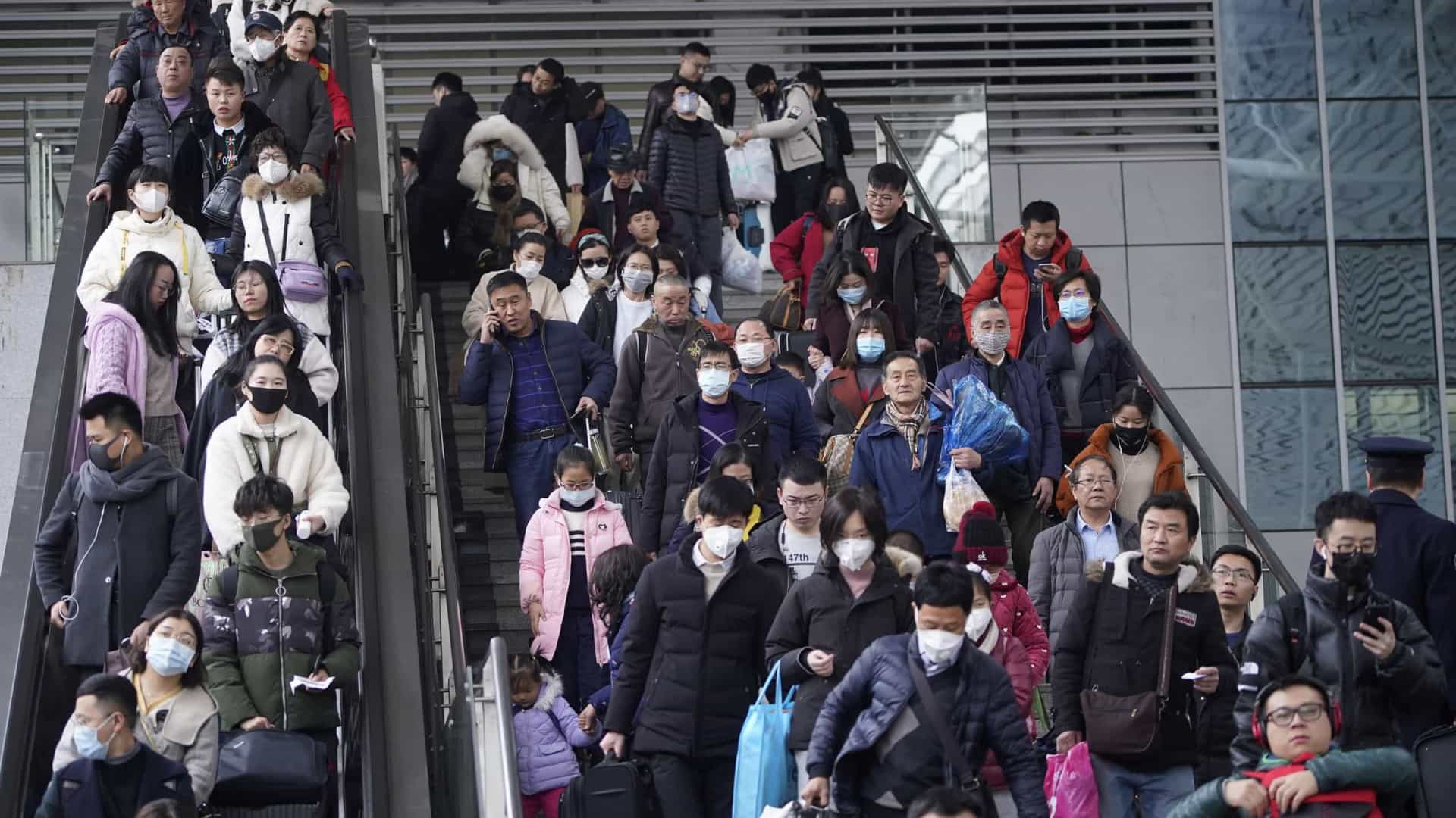Covid-19 | Pequim levanta obrigatoriedade de usar máscara em espaços abertos