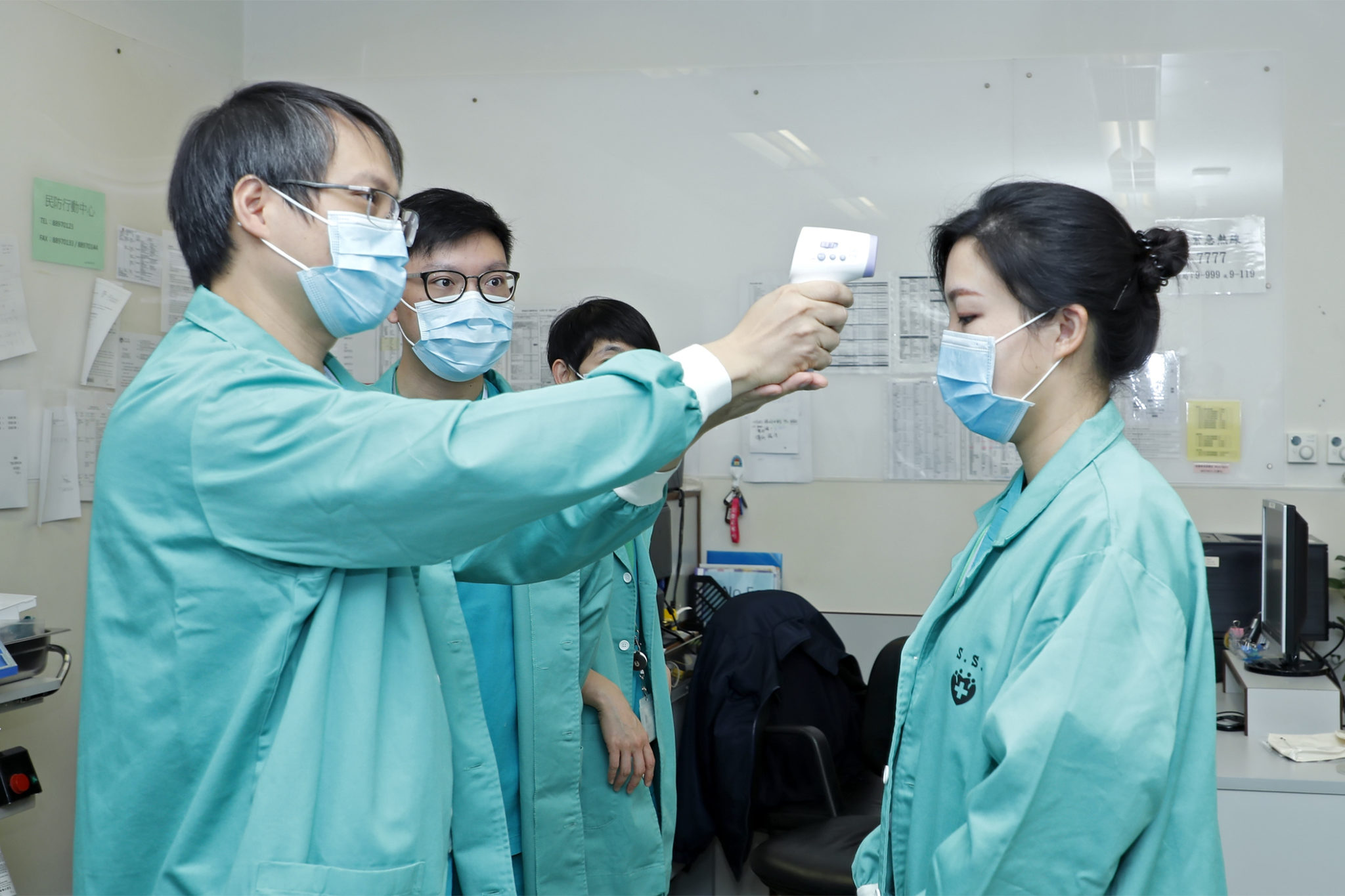 Covid-19 | China regista 11 mortos e 13 novos casos de infecção