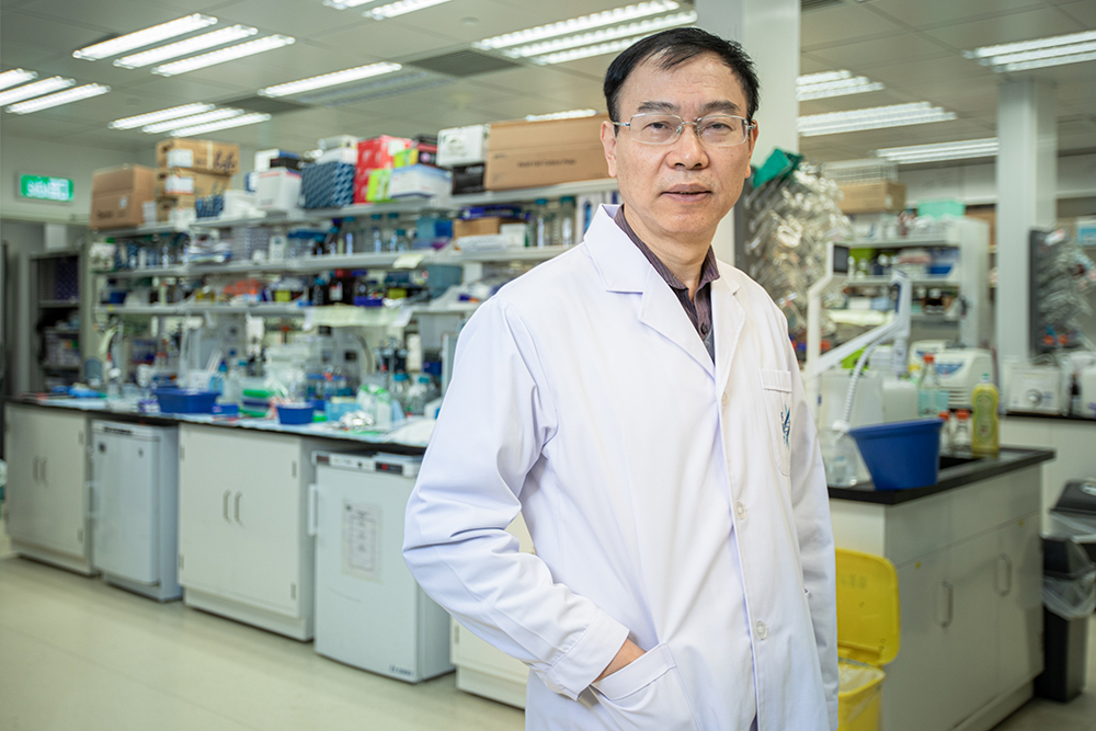 Chuxia Deng, investigador e reitor da Faculdade de Ciências Médicas da UM: “É possível prevenir o cancro da mama”