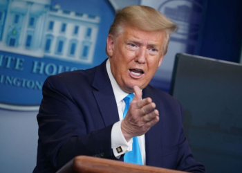 OMS | EUA ameaçam sair e China diz que Trump quer desviar atenções