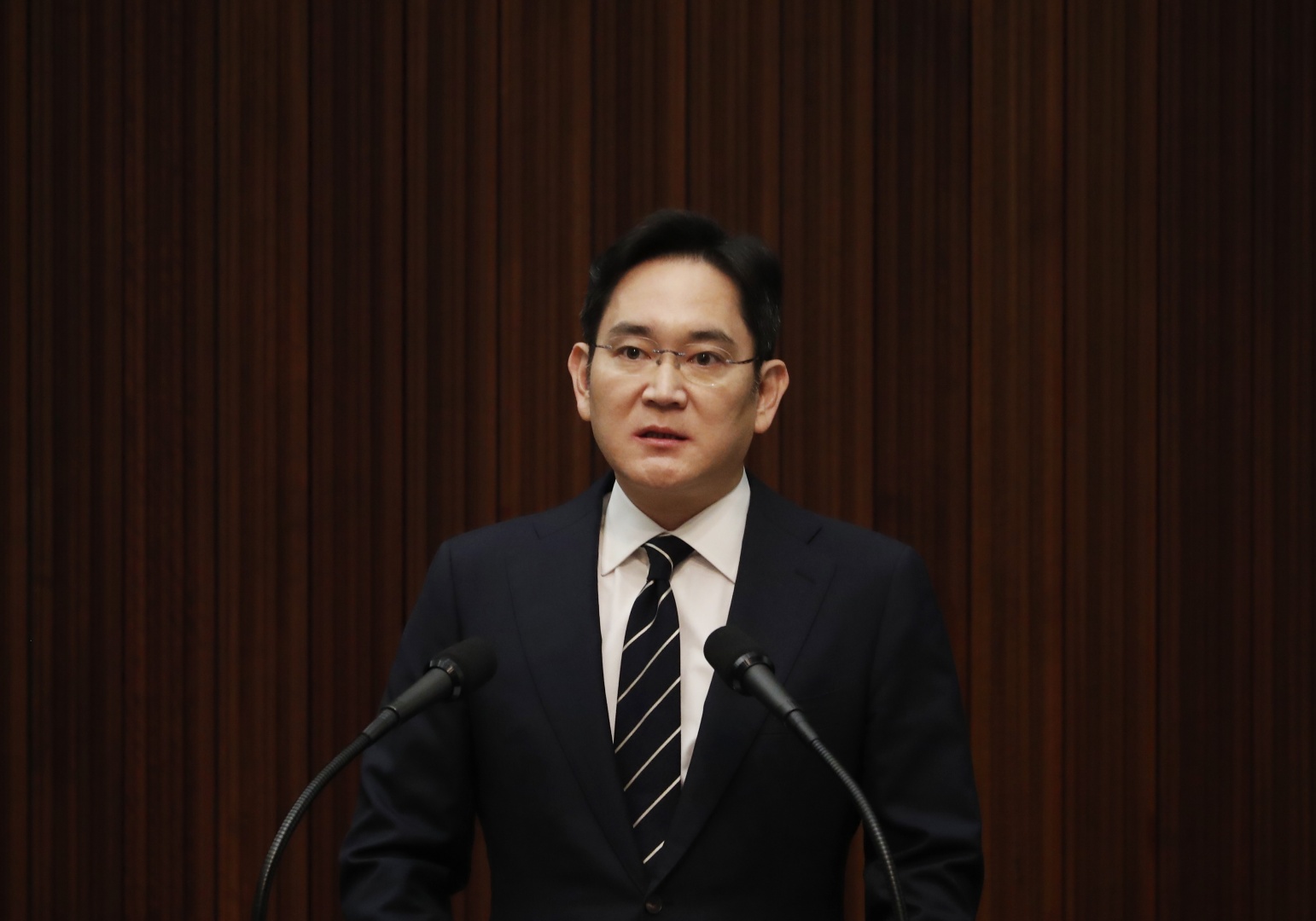 Herdeiro da Samsung escapa à prisão preventiva