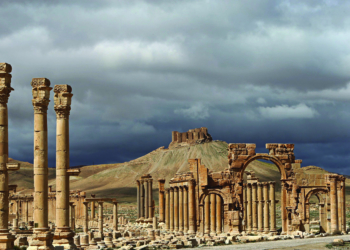 Sob o céu de Palmyra