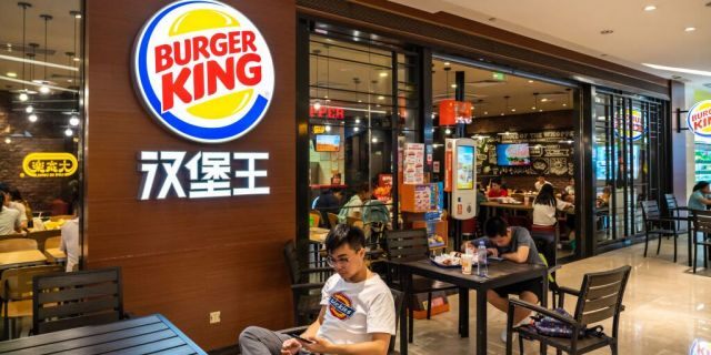 Operadora de restaurantes Burger King na China multada devido a ingredientes fora do prazo