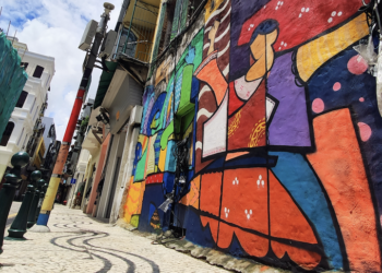 Terminadas pinturas em dois murais na Rua de 5 de Outubro