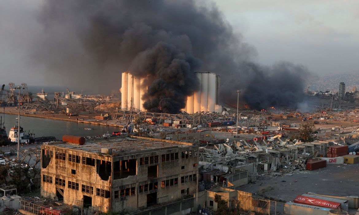Explosão em Beirute | Primeiro-ministro diz que o país vive “verdadeira catástrofe”