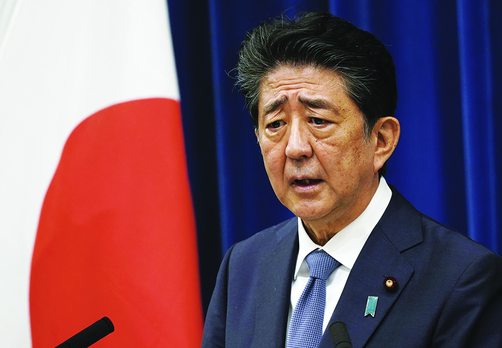 Ex-primeiro ministro japonês sem sinais de vida após ataque em comício
