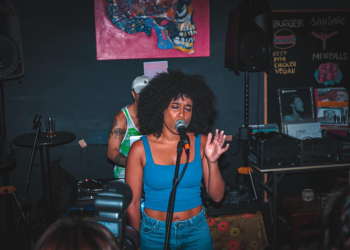 Betchy Barros, cantora e uma das criadoras do evento “Rootz”: “A música em Macau está incrível”