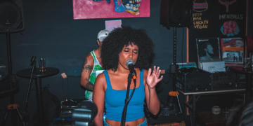 Betchy Barros, cantora e uma das criadoras do evento “Rootz”: “A música em Macau está incrível”