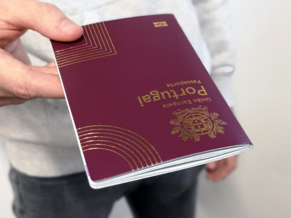 UE acompanha “de perto” caso de detido na China com passaporte português