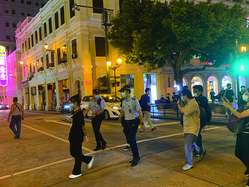Wan Kuok Koi financia filme que enaltece actuação da polícia de Hong Kong