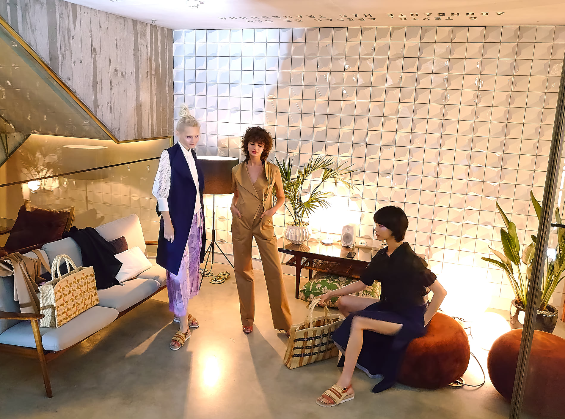 Colecções de três estilistas portuguesas mostradas em Hong Kong em Novembro