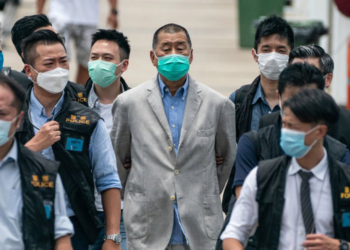 Hong Kong | Negada fiança a Jimmy Lai após conhecer acusação judicial