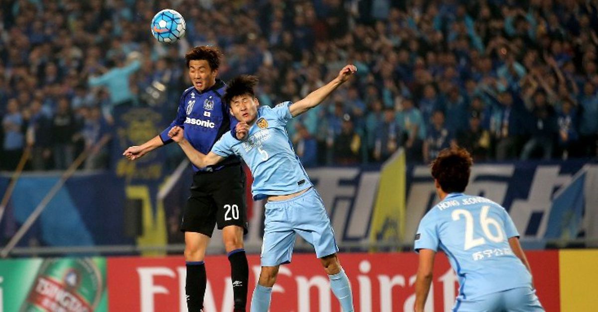 Campeão chinês de futebol interrompe actividade