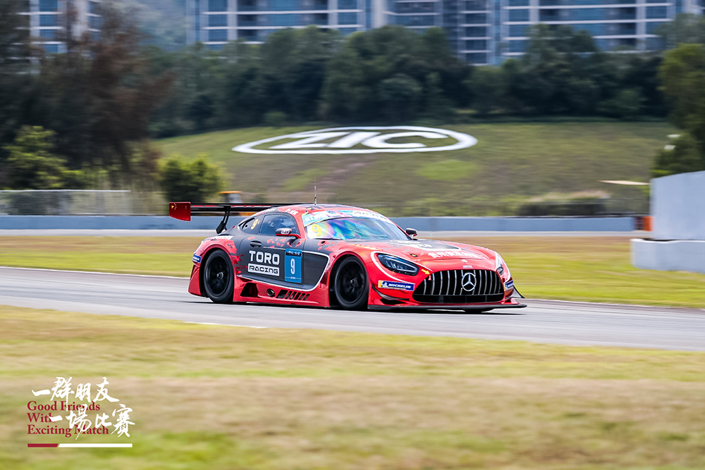 Lewis Hamilton cria time de rali de carros elétricos