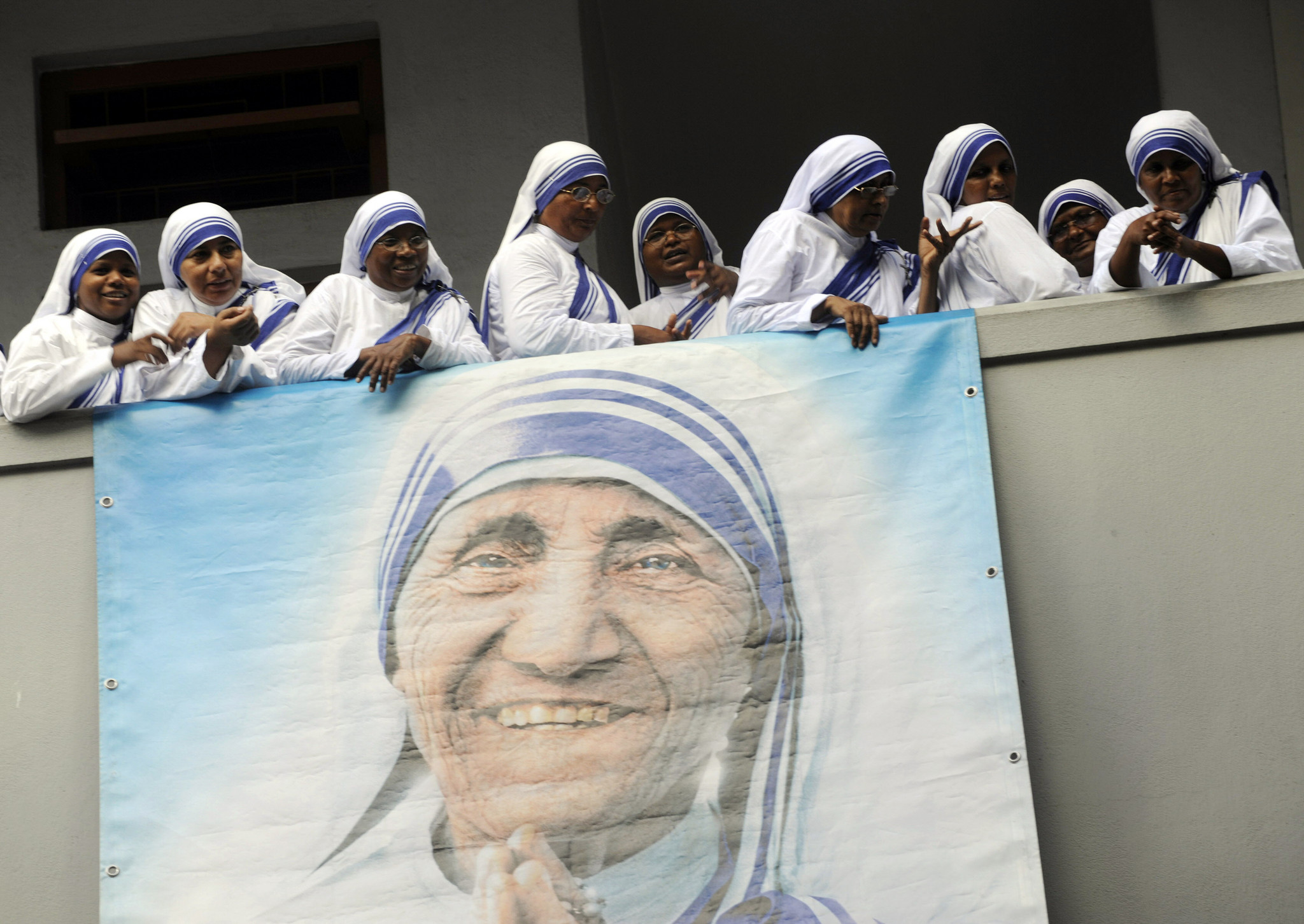 Índia restringe financiamento estrangeiro de organização criada por Madre Teresa