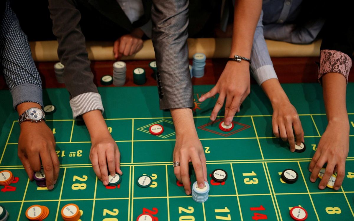 Lei do jogo | Au Kam San preocupado com subsistência de casinos-satélite 