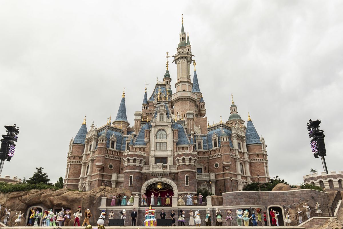 Disney encerra parque em Xangai face a pior surto desde o início da pandemia