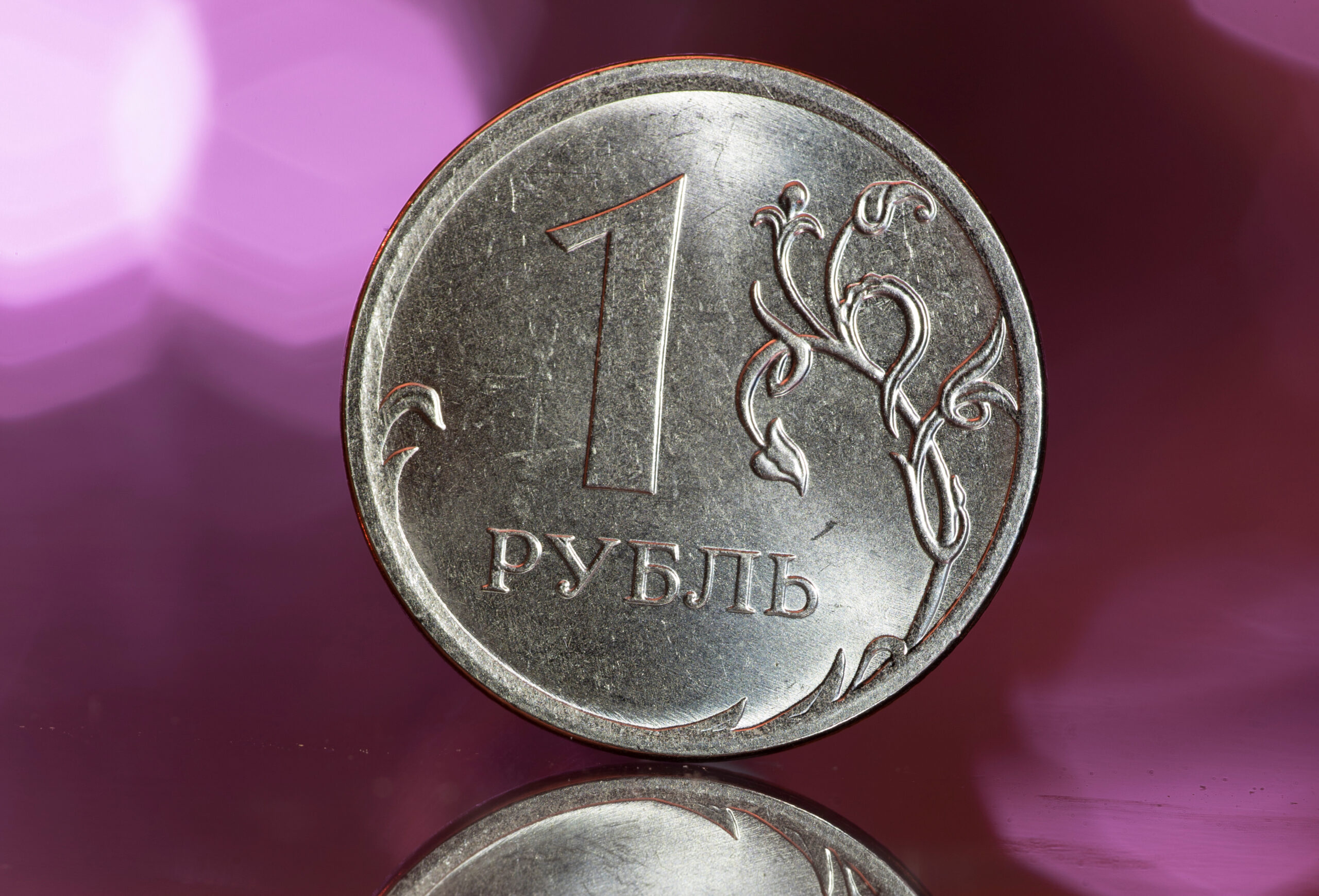 Ucrânia | China alivia controlos cambiais para acelerar queda do rublo face ao yuan