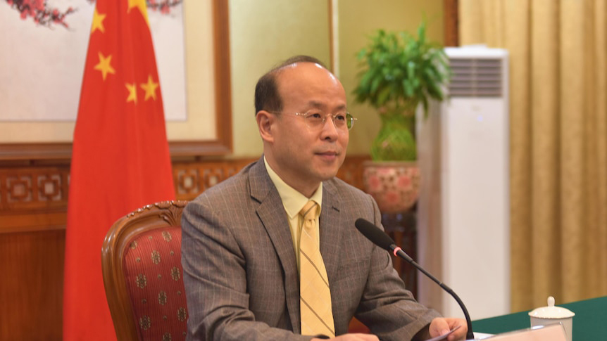 Embaixador chinês diz que relações entraram numa “nova conjuntura”