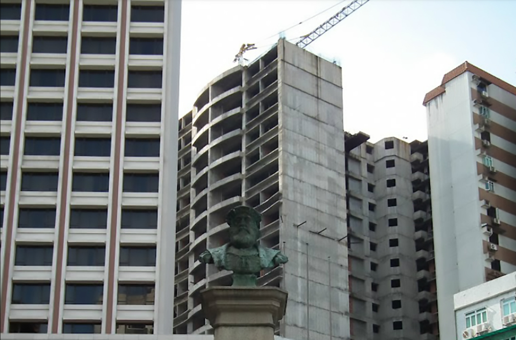 Farol da Guia | Defendida redução da altura do edifício da Calçada do Gaio