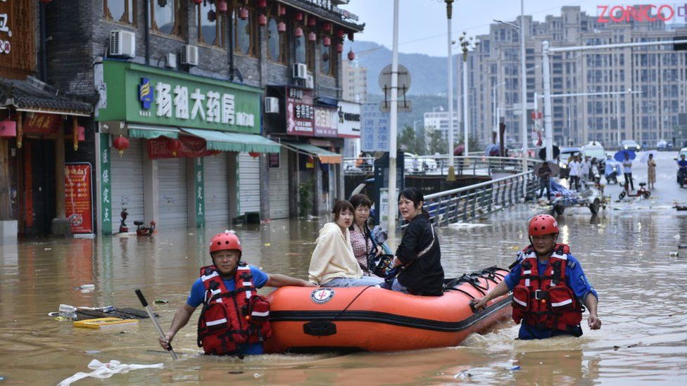 Inundação no oeste da China provoca 16 mortos e 36 desaparecidos