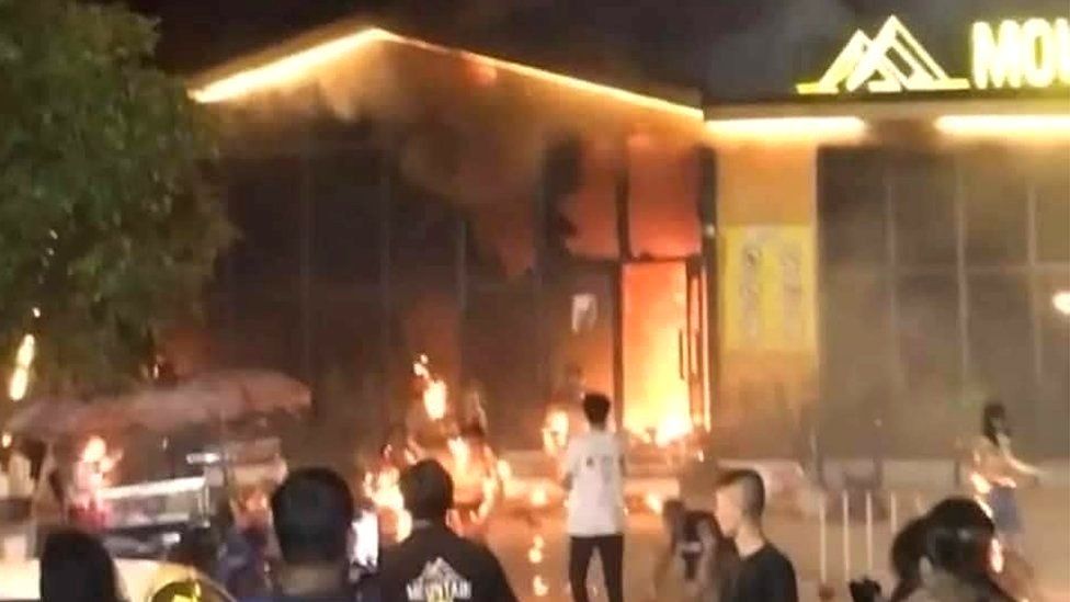 Incêndio na discoteca na Tailândia causou 17 mortos e 29 feridos graves