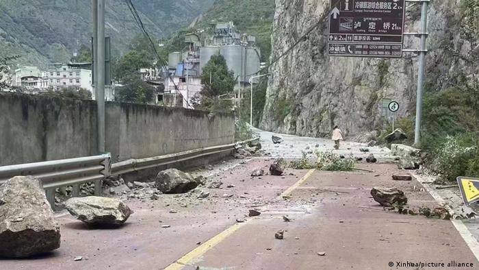 Número de mortes em sismo no sudoeste da China sobe de 46 para 65