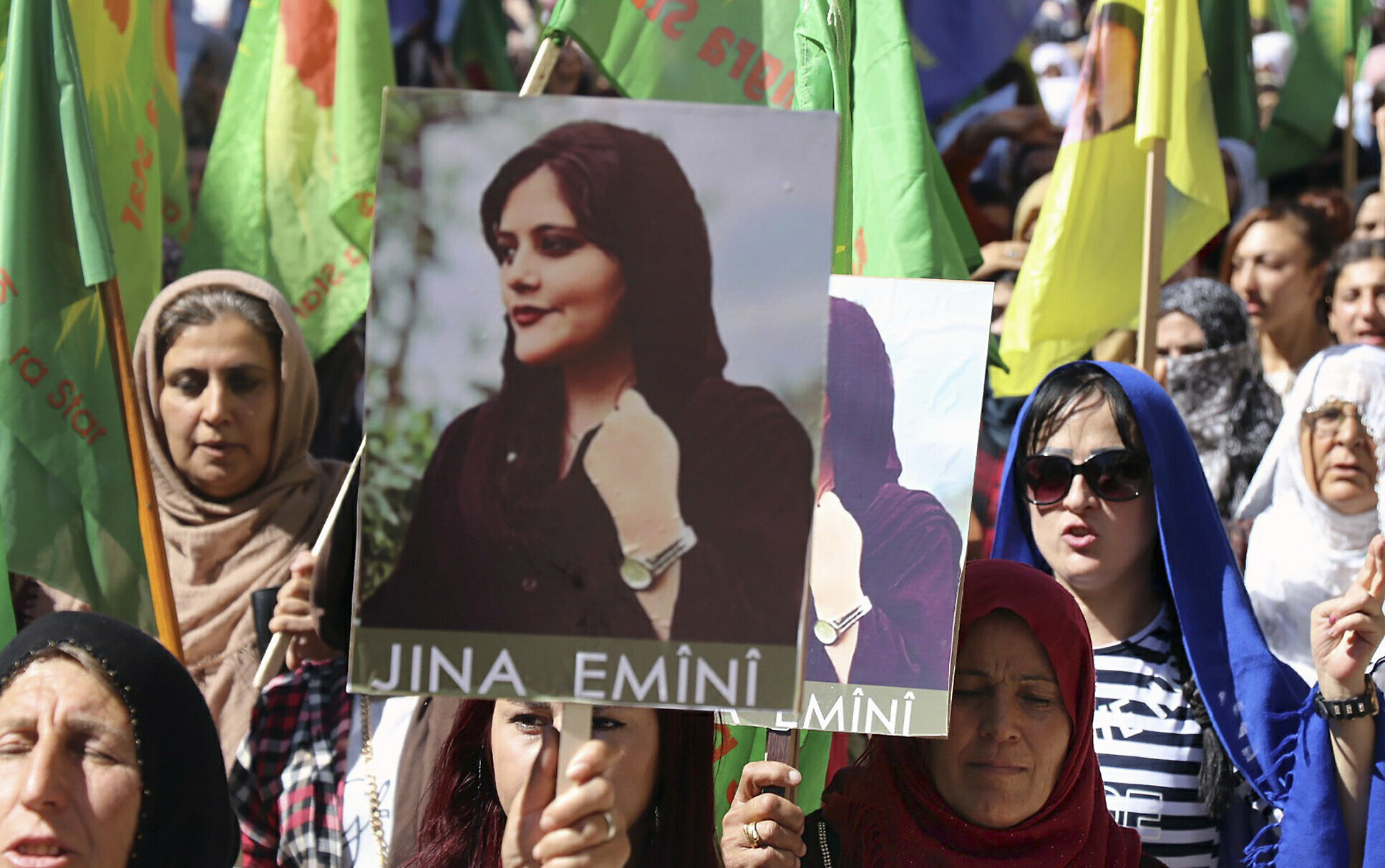Irão | Pequenas concentrações assinalam morte de Mahsa Amini
