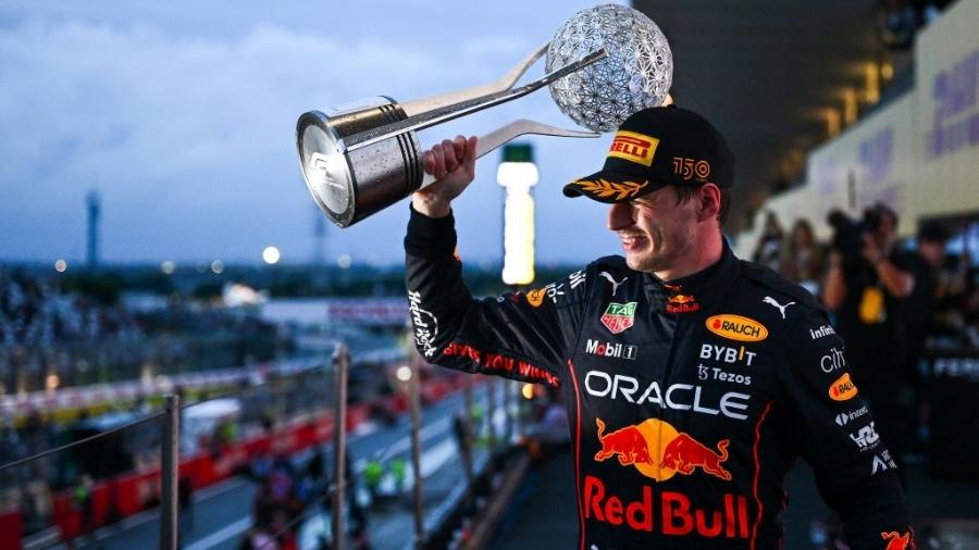 F1 | Verstappen vence no Japão e conquista título mundial
