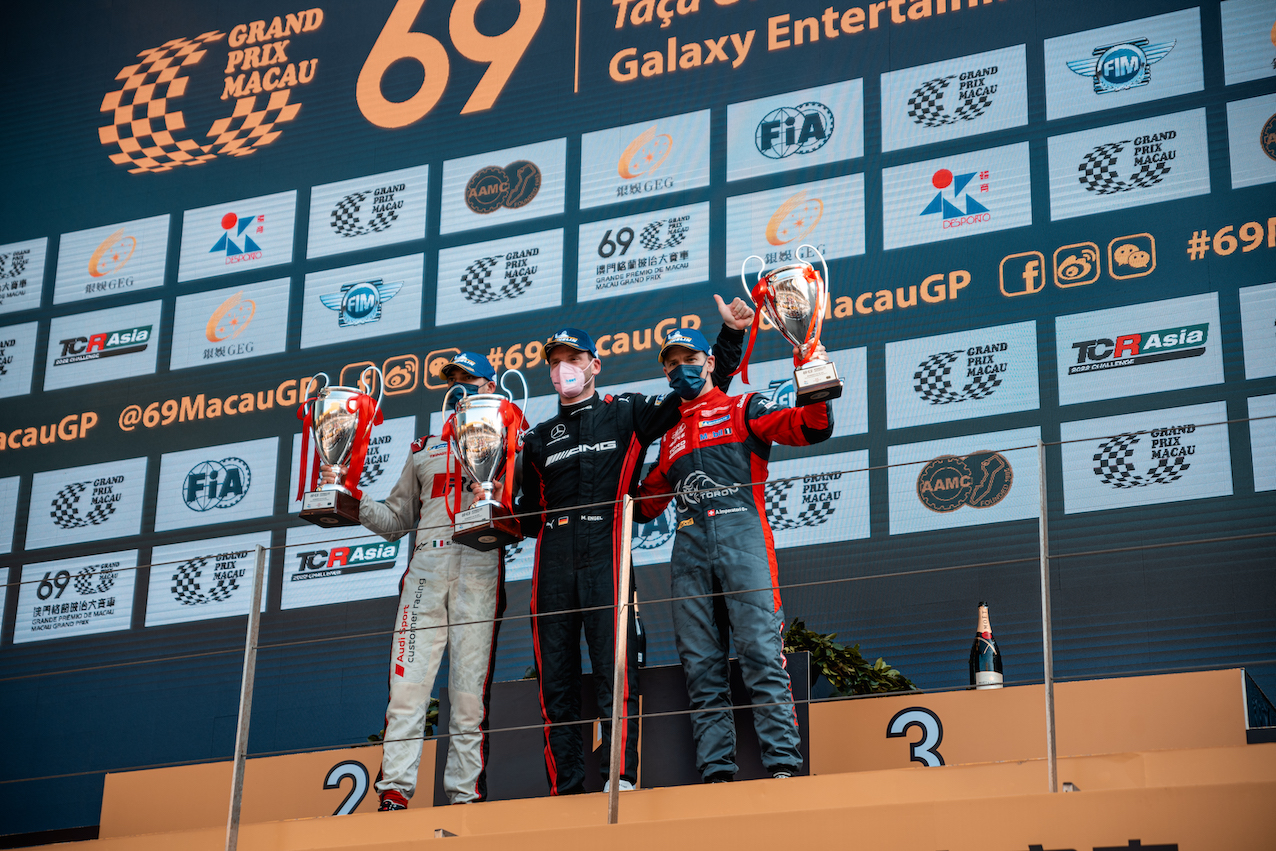 Taça GT | Maro Engel bate concorrência e vence pela terceira vez no Circuito da Guia