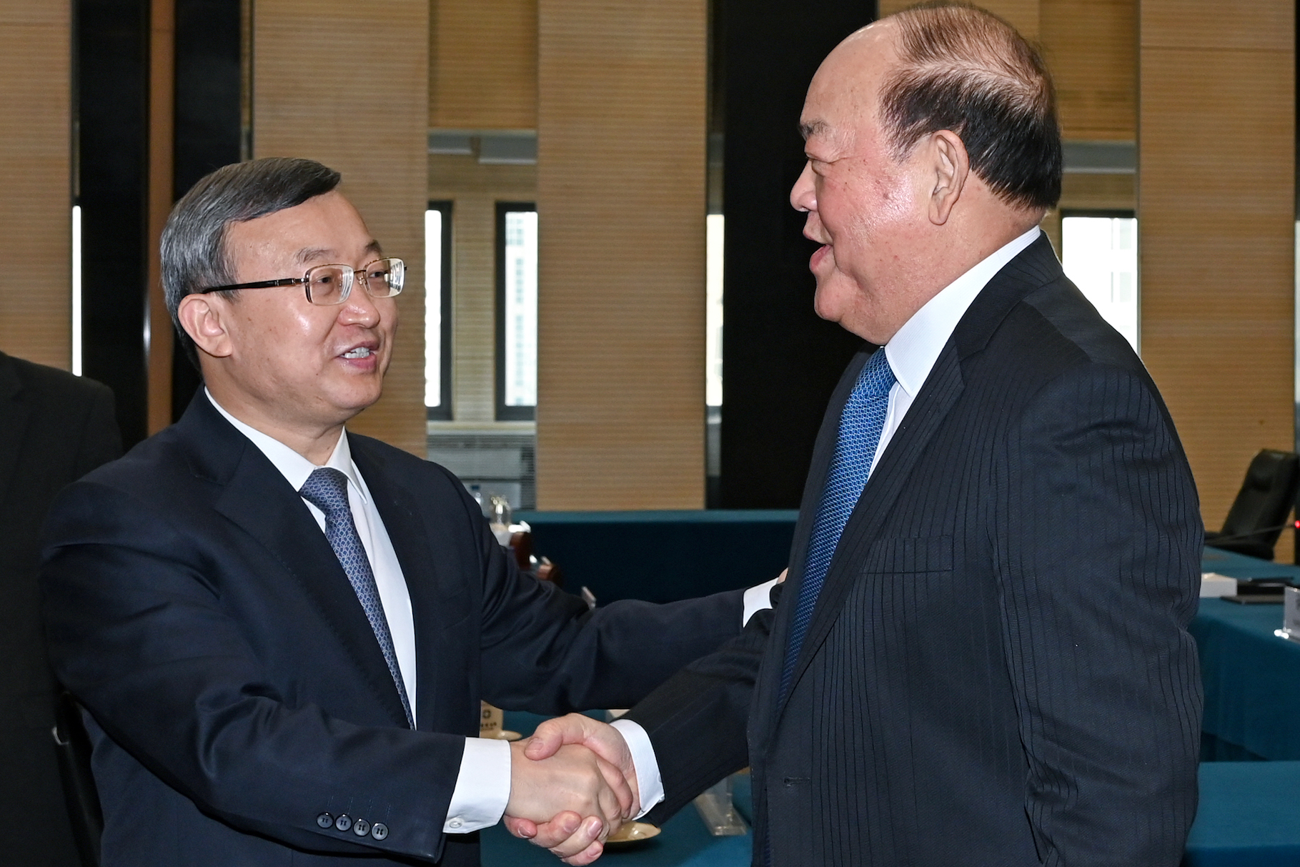Cooperação | Pequim promete apoio a convenções e exposições