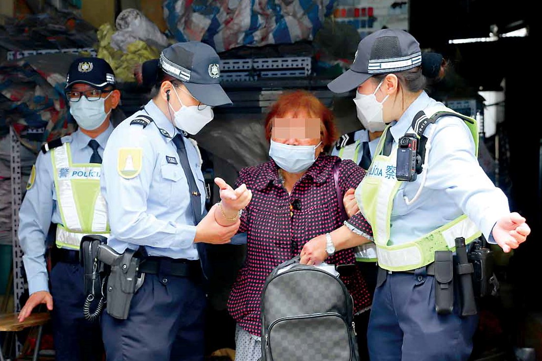 Tung Sing Tong | Despejo de loja centenária leva a intervenção policial