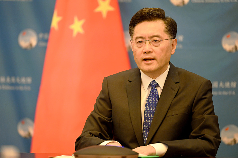 China demite chefe da diplomacia que estava desaparecido há um mês