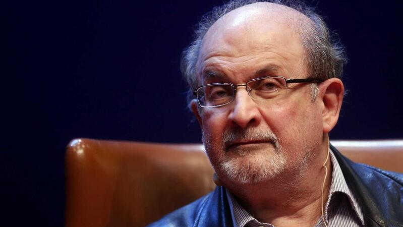 Salman Rushdie alerta que a liberdade de expressão está gravemente ameaçada