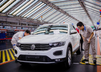 Volkswagen investe 630 milhões de euros na fabricante chinesa de elétricos Xpeng