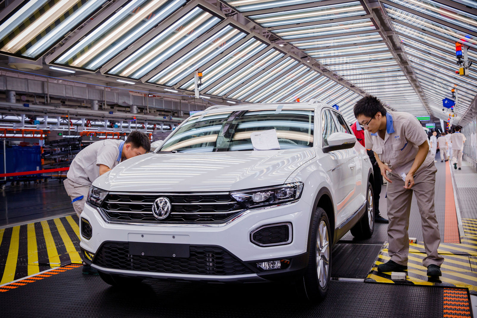 Volkswagen investe 630 milhões de euros na fabricante chinesa de elétricos Xpeng