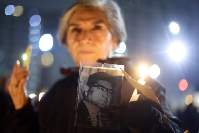 Chile | Milhares de mulheres passam a noite em vigília